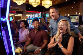 Antarmuka platform lobytoto menampilkan sportsbook, kasino, dan slot